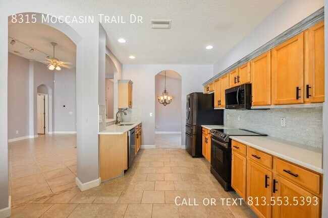 Building Photo - 8315 Moccasin Trail Dr