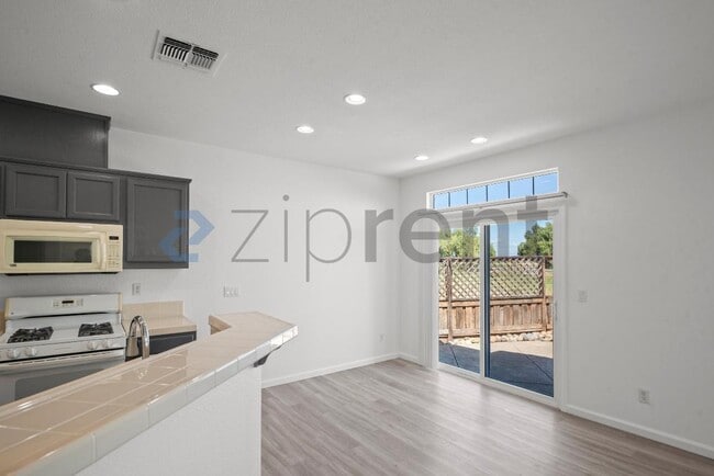 Building Photo - 406 Cape May Ct