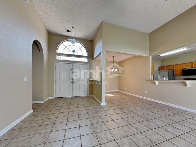 Building Photo - 521 Amsonia Cir
