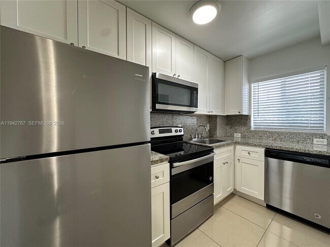 Building Photo - 1400 NE 56th St