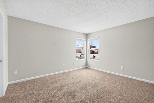 Building Photo - Gorgeous 3 Bed 2 Bath in Quiet Neighborhood!