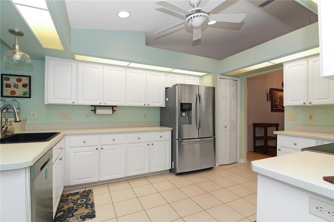 Building Photo - 21300 Royal St Georges Ln