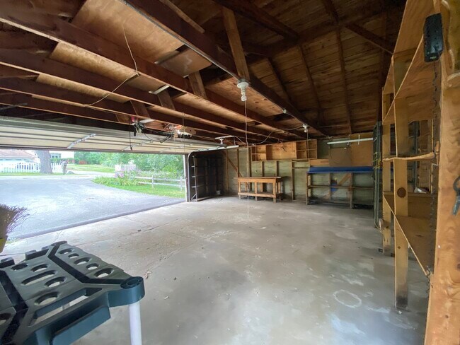 Building Photo - 21316 W Burr Oak Ln
