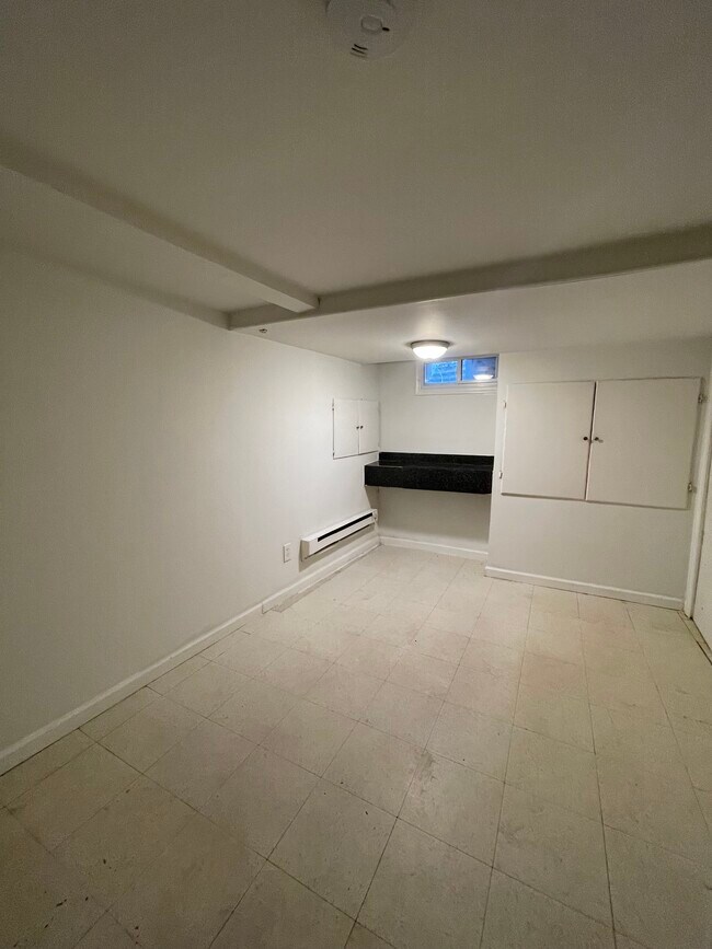 Building Photo - 765 Grove St