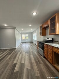 Building Photo - 178 Martin St