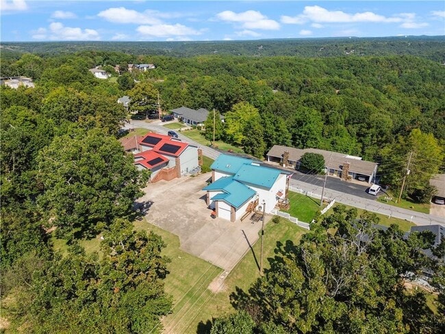 Building Photo - 14813 Dutchmans Dr