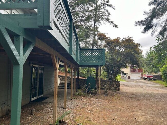 Building Photo - Charming 4 Bed Happy Valley Home