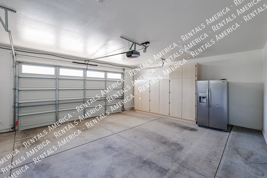 Building Photo - 11862 N 79th Dr