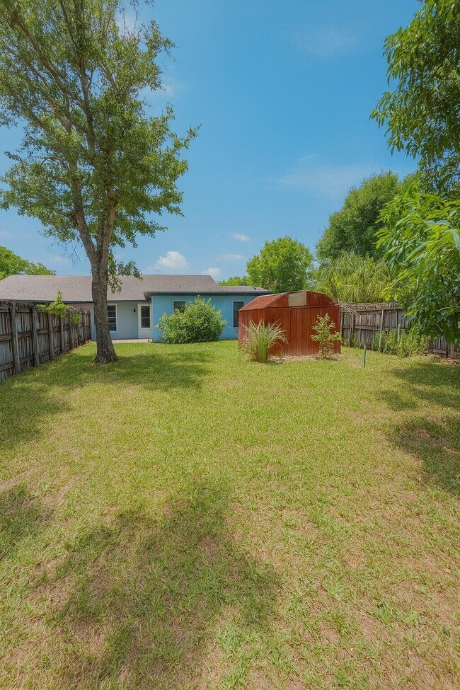 Building Photo - 6242 NW 1st St