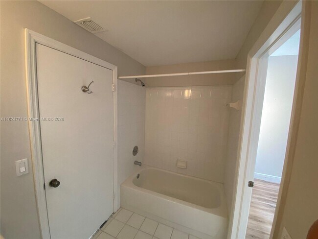 Building Photo - 1575 Veracruz Ln