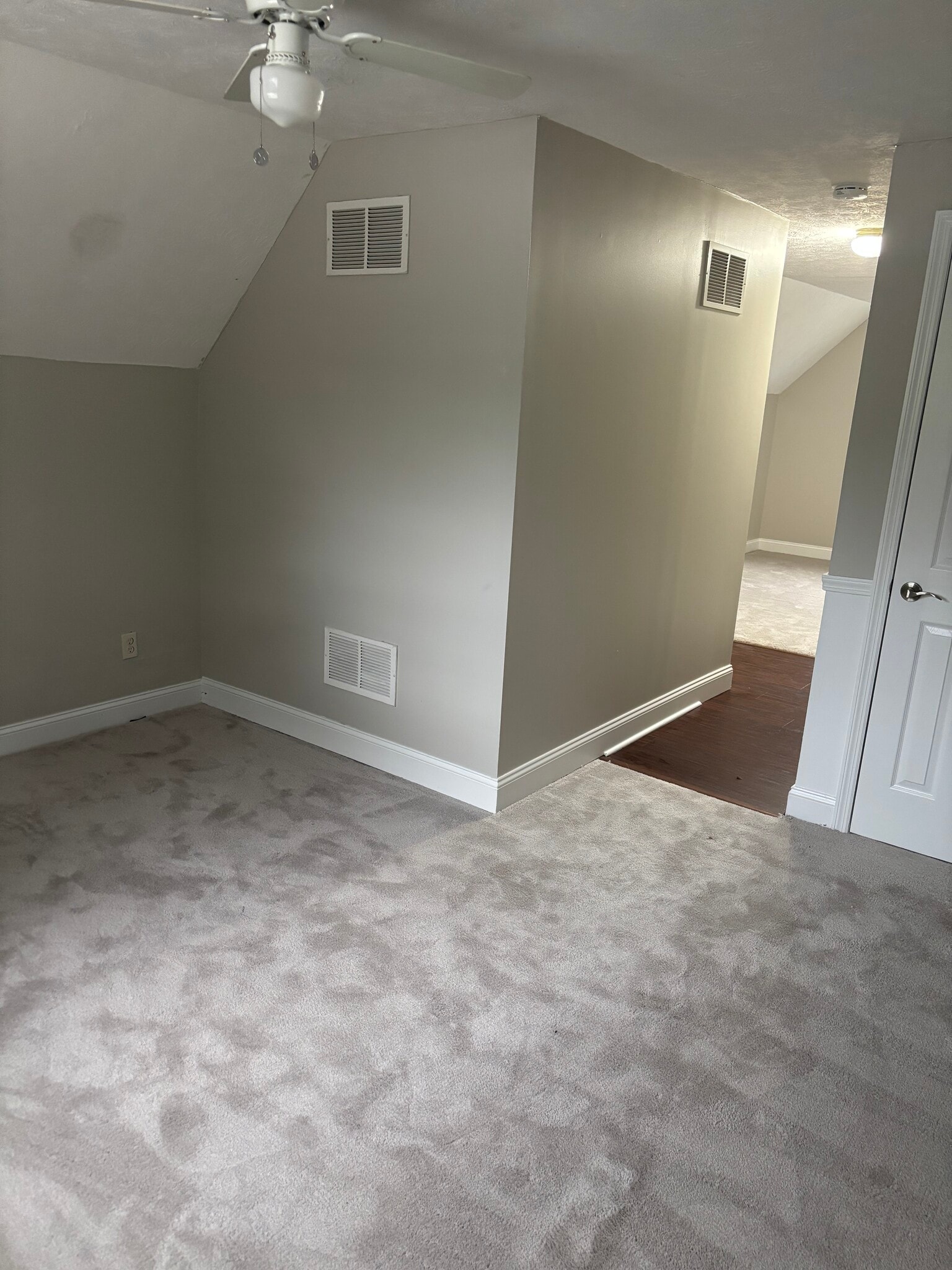 Building Photo - 1602 Vilardo Ln