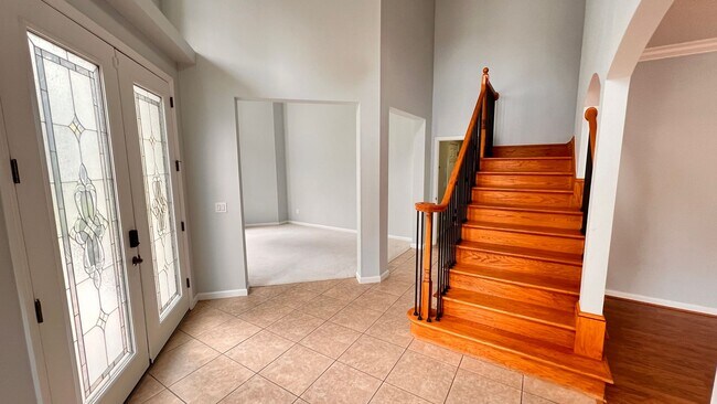 Building Photo - Available NOW! Stunning 4-Bedroom Home in ...