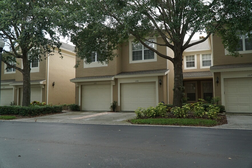 Building Photo - 2576 San Tecla St