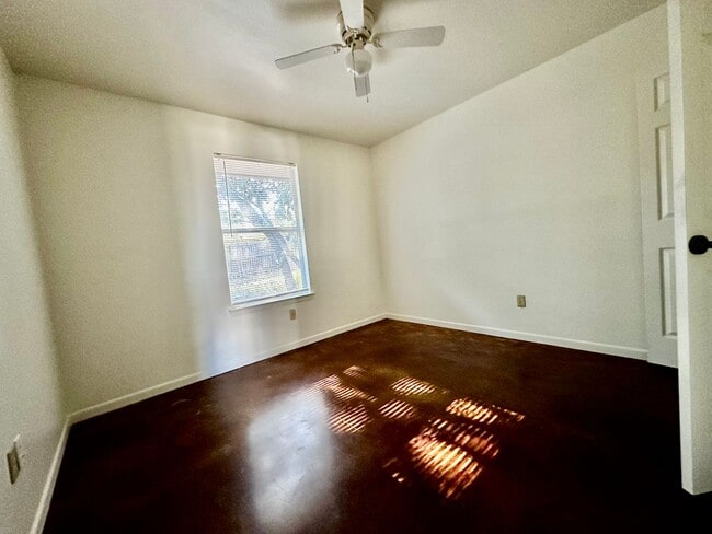 Building Photo - 3 Bedroom on Patriot