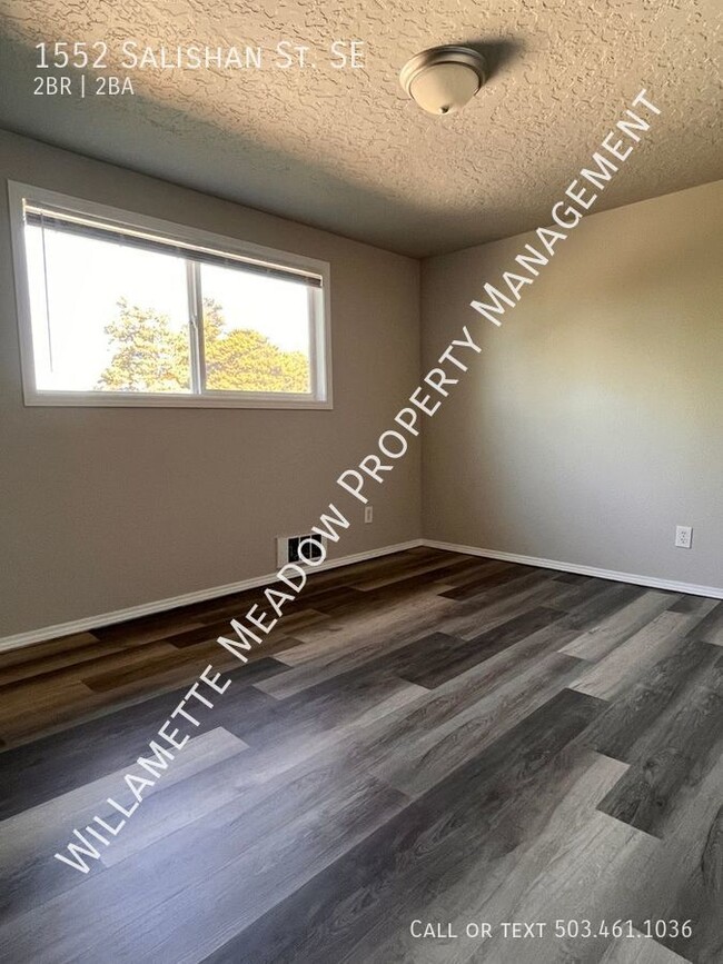 Building Photo - Updated 2 Bedroom 1.5 Bath Townhouse, Wate...