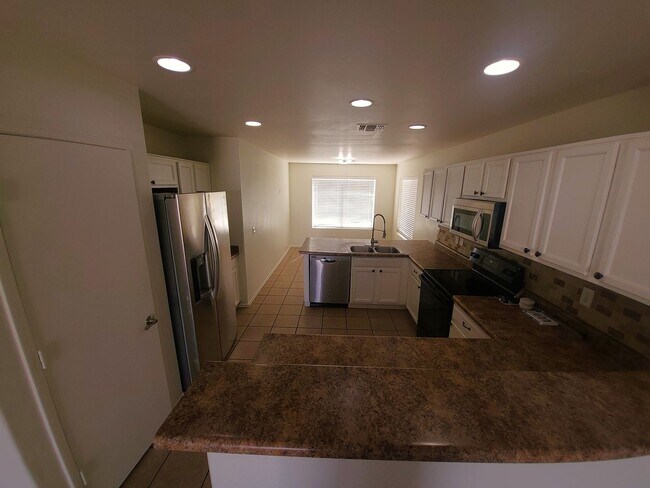 Building Photo - Spacious 3BR Phx Home for Rent!