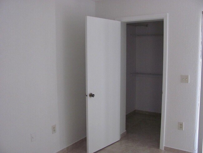 Building Photo - 815 Boynton Beach Blvd