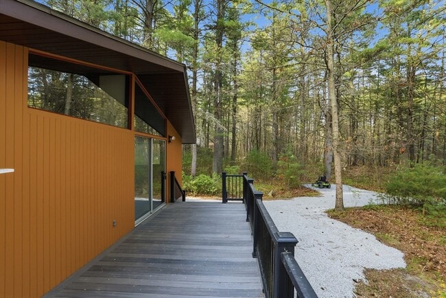 Building Photo - 234 Tophet Rd