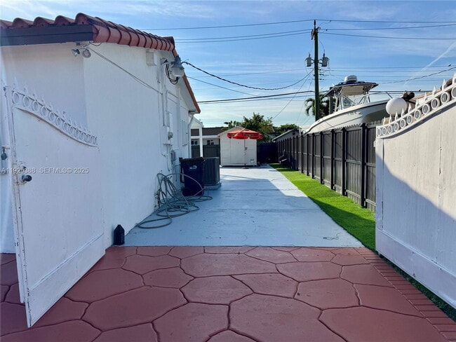 Building Photo - 12812 SW 20th St