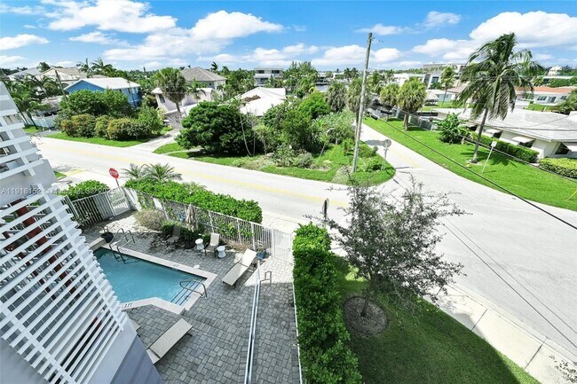 Building Photo - 1900 SE 2nd St