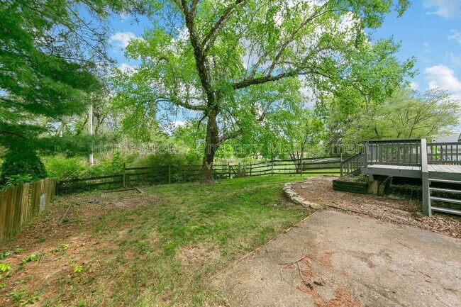 Building Photo - 2455 Buttonwood Ct