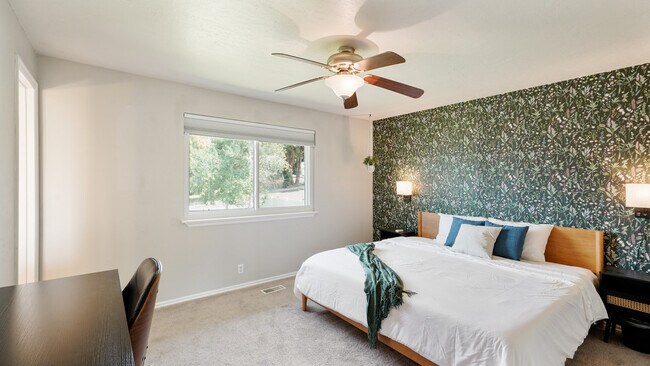 Building Photo - 423 W 1640 S