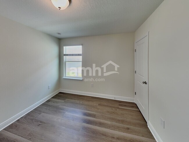 Building Photo - 1388 Sky Lks Dr