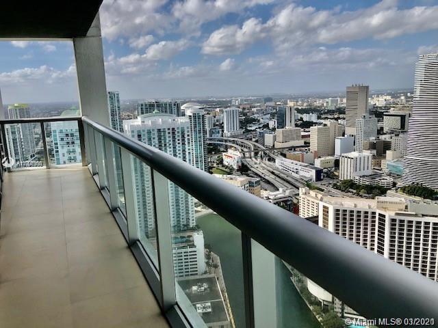 Building Photo - 475 Brickell Ave