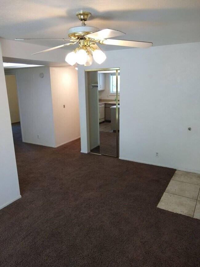 Building Photo - Beautiful Quailbrook 2 Bedroom!