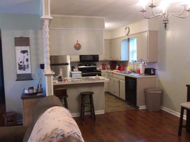 Building Photo - 314 Ray St