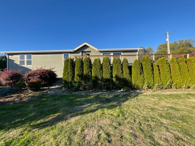Building Photo - 3 Bed, 2 Bath Manufactured Home with a View