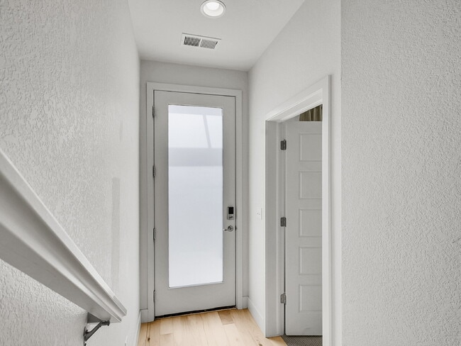 Building Photo - $2,350 - 2 Bed, 2.5 Bath Townhome in Broom...