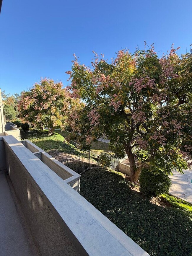 Building Photo - Beautiful 3 Bedroom 2 1/2 Bathroom Granada Hills Townhouse! Must See! Ready For Move-In!