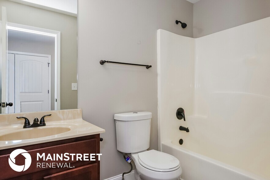 Building Photo - 4944 Longview Run