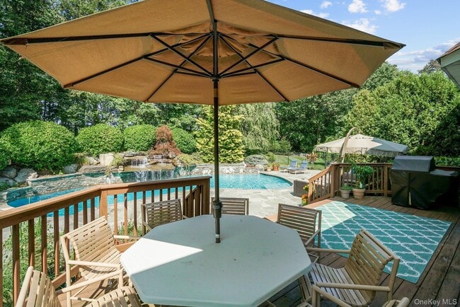 Building Photo - 24 Charnwood Dr