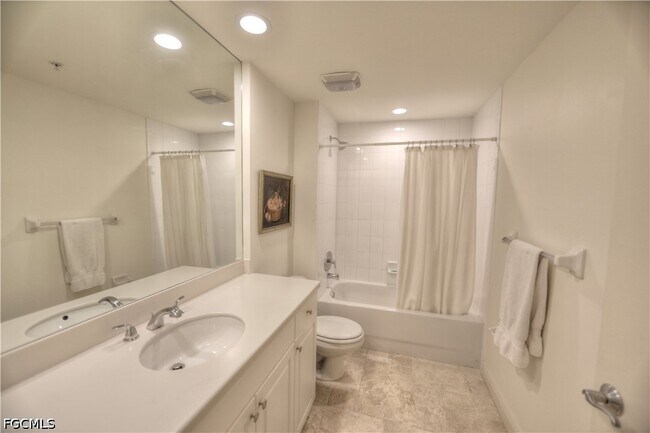 Building Photo - 2090 W First St