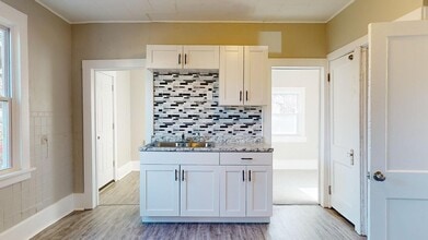 Building Photo - Clark / Fulton Area - Single Family Home - 2 Bedroom Apartment