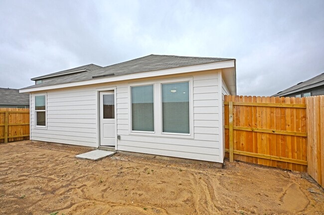 Building Photo - 2415 Shady Grv
