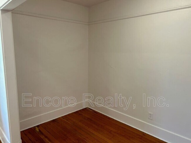 Building Photo - 303 3rd Ave