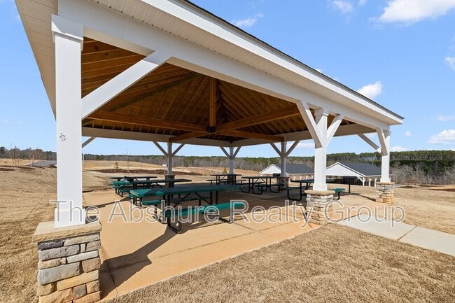 Building Photo - 49 River Bank Rd