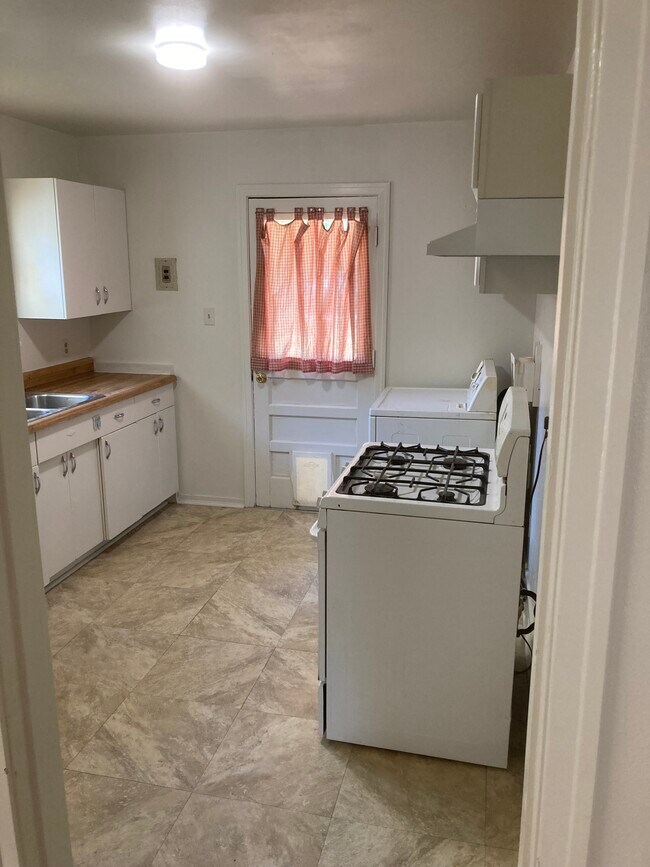 Building Photo - 2746 Mimosa Ave