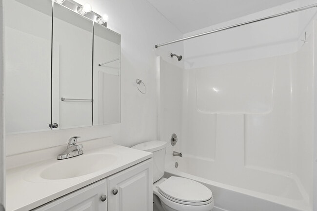 Building Photo - 5361 Treetops Dr