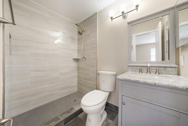 Building Photo - 5319 Tennis Ln