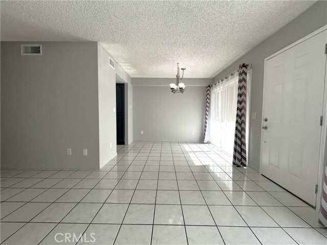 Building Photo - 1924 Hawaii St