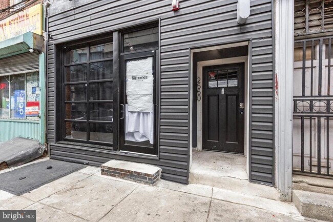 Building Photo - 2550 Kensington Ave