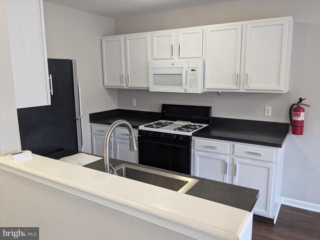 Building Photo - 25 Millstream Rd