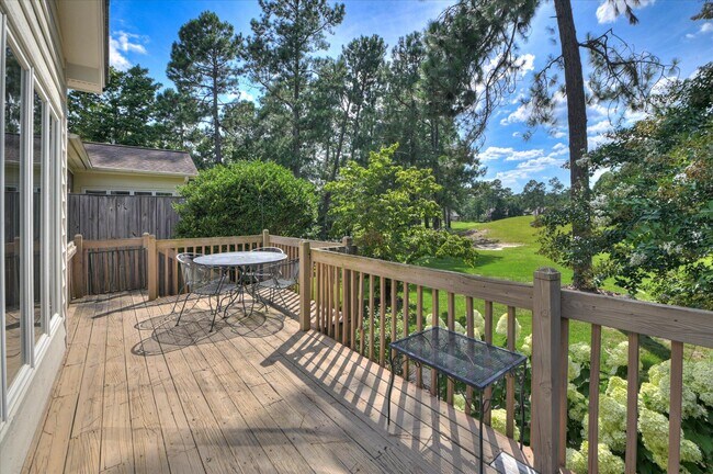 Building Photo - 108 White Willow Pl