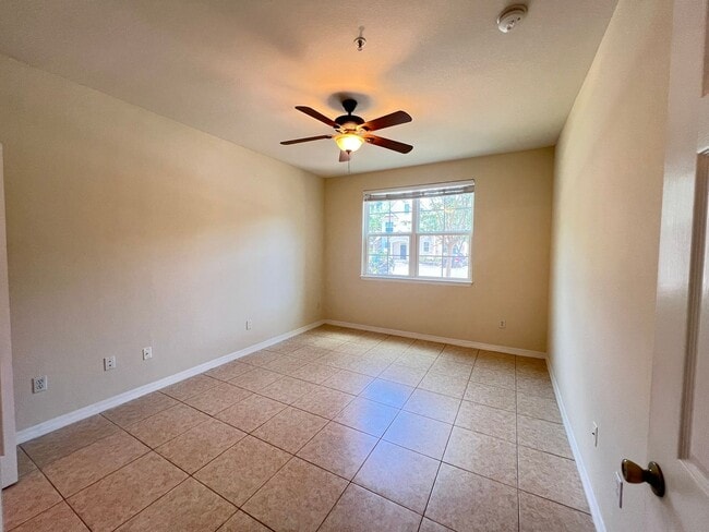 Building Photo - Great Condo for rent!