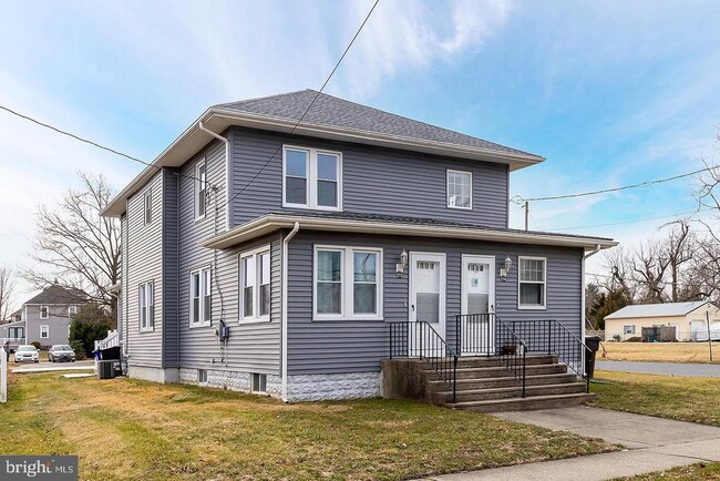 Building Photo - 272 Kings Hwy