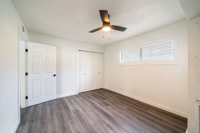 Building Photo - 1309 Blair St